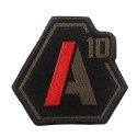 Patch A10 brodé vert olive/rouge sur tissu noir A10 Equipment - Patches sur Quaerius.com - Vêtements militaire et 